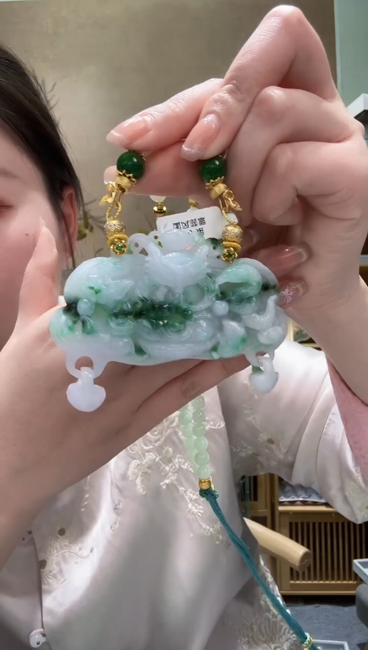 【闪购商品】翡翠颈饰未镶嵌吊坠