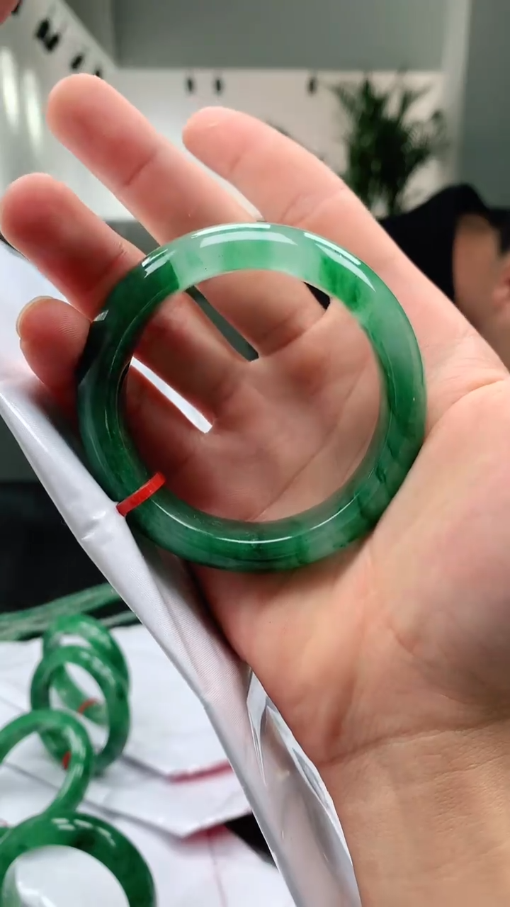 【闪购商品】石英质玉手镯未镶嵌冰飘花手镯