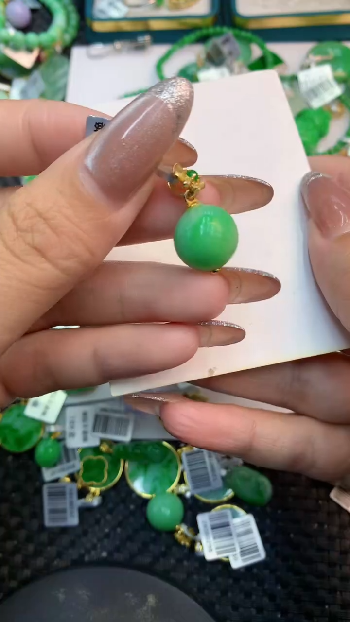 颈饰未镶嵌翡翠1