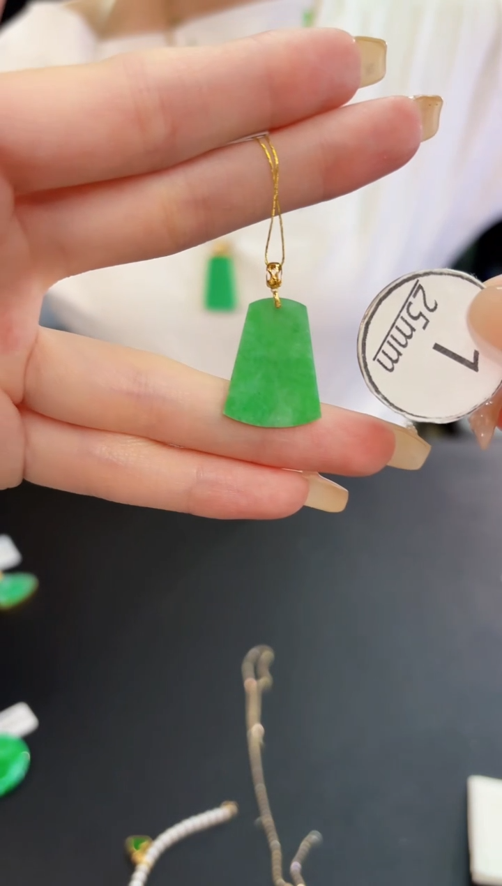 翡翠18K金镶嵌吊坠(不含链) 缅料A货/支持复检/一件