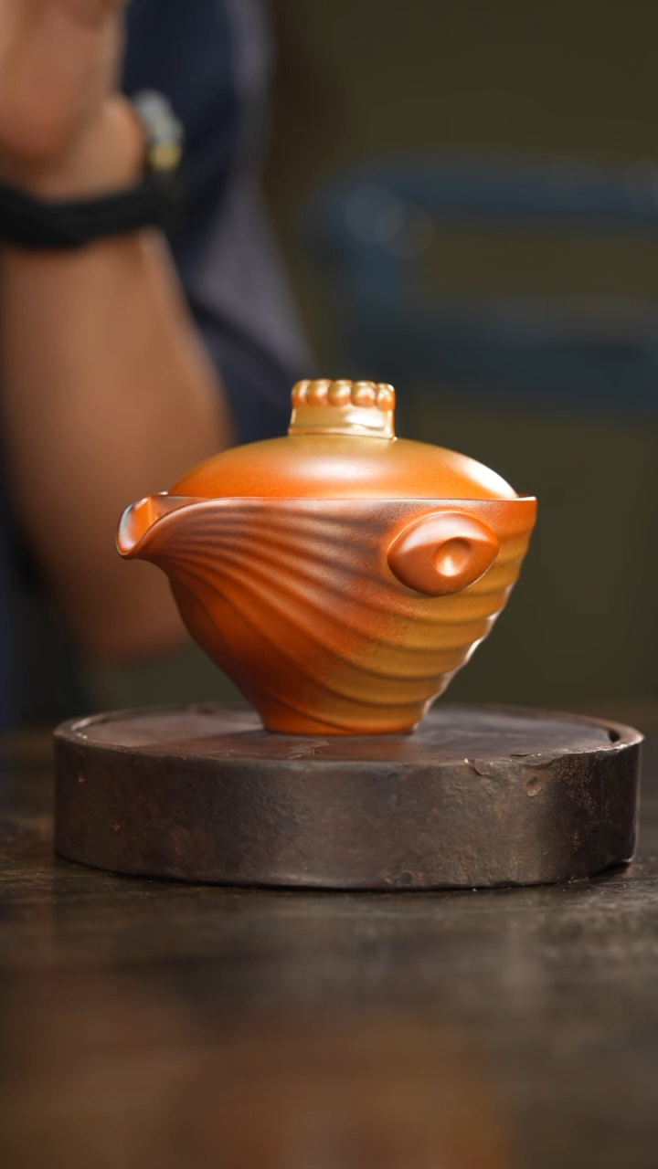 15柴房陶瓷柴烧金玉手抓壶