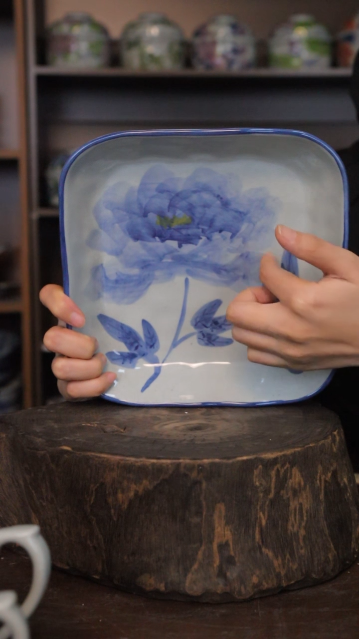 【闪购商品】椿野8寸四方盘（青花牡丹）C107