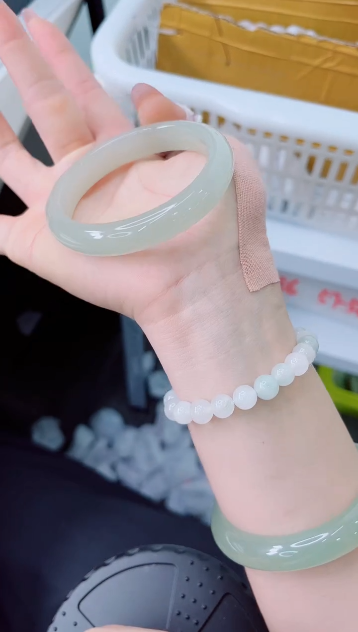 石英质玉手镯未镶嵌43-56.3