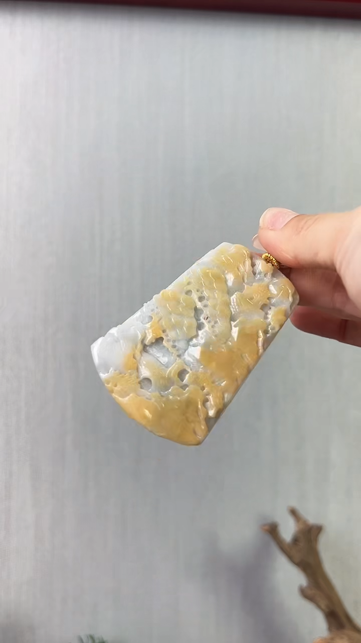 【闪购商品】翡翠颈饰未镶嵌山水