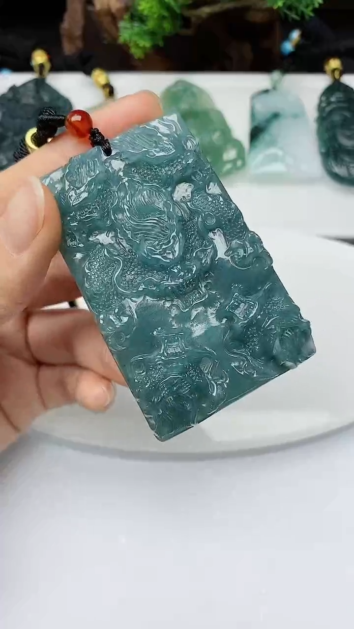 【闪购商品】翡翠颈饰未镶嵌