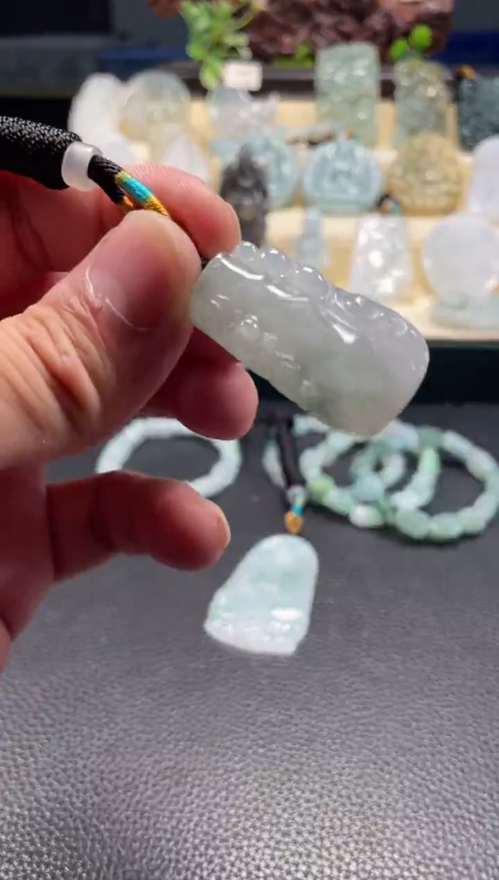 颈饰未镶嵌翡翠12/27/196