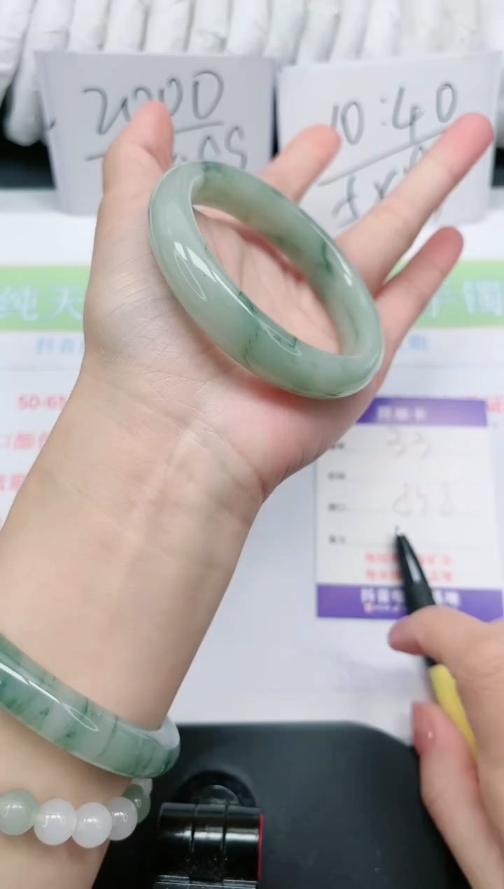 【闪购商品】石英质玉手镯未镶嵌33