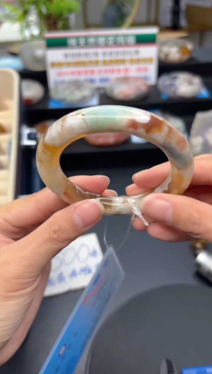 【闪购商品】石英质玉手镯未镶嵌C306(54圈)