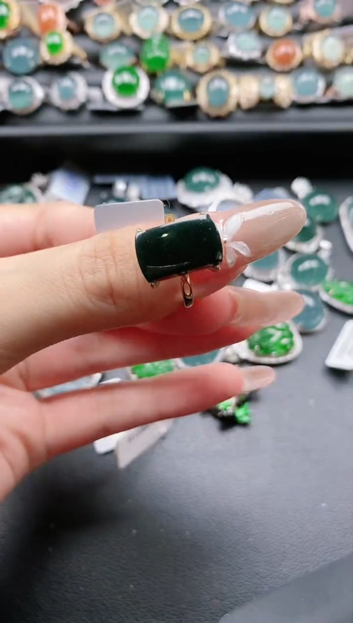 【闪购商品】翡翠戒指银S925镶嵌851511