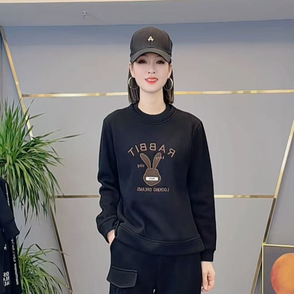 shishu/拾束冬季新款时尚女装圆领兔子印花纯色加绒卫衣ZY6601