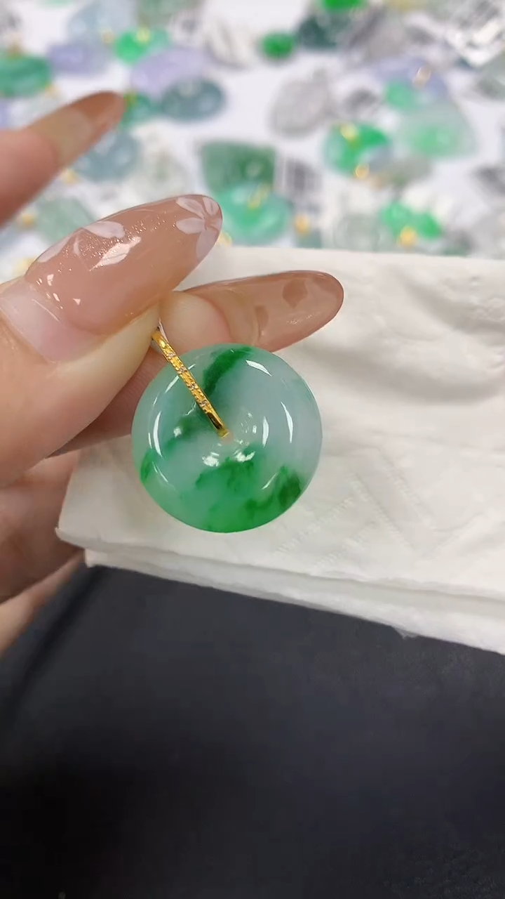 颈饰18K金镶嵌翡翠a货假一赔三支持复检百元上9元证书费自理