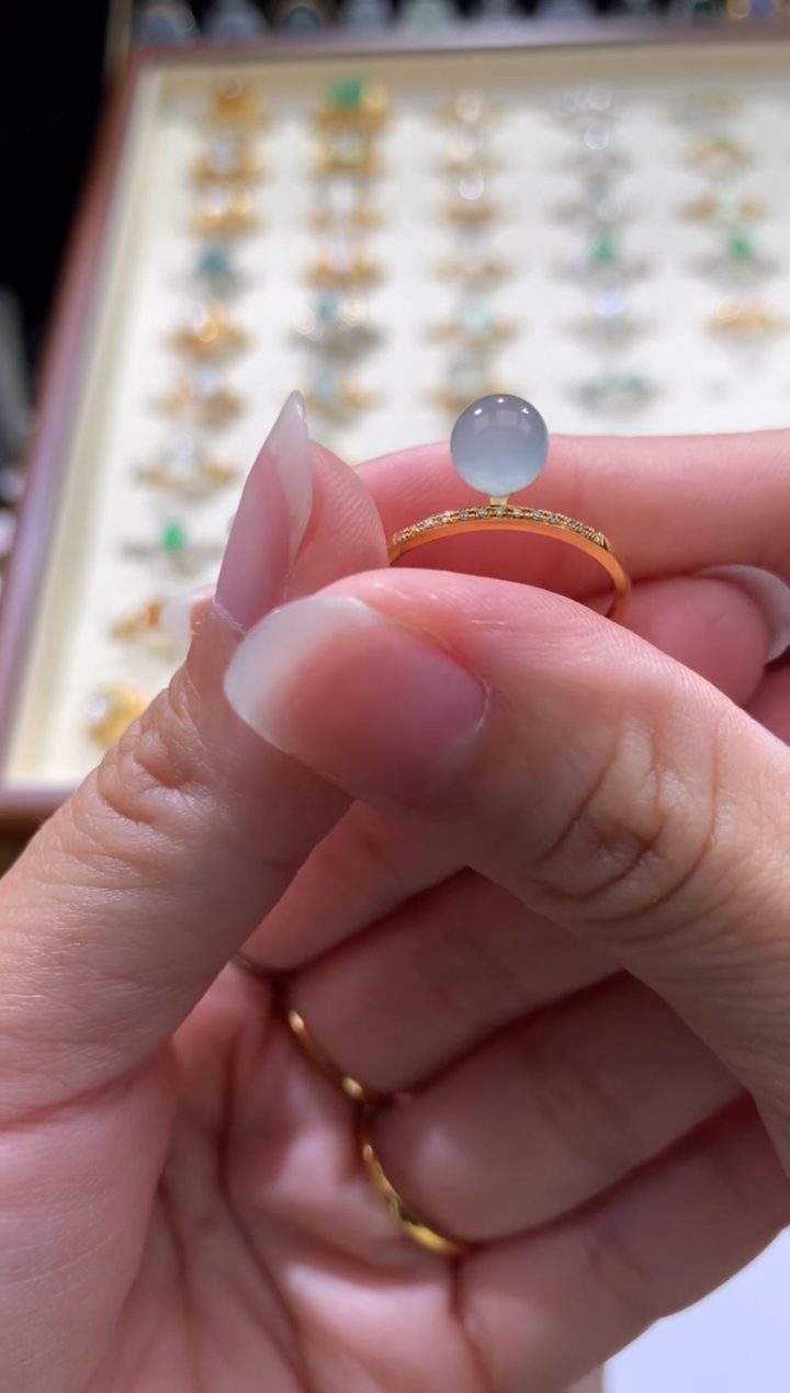 颈饰18K金镶嵌翡翠翡翠