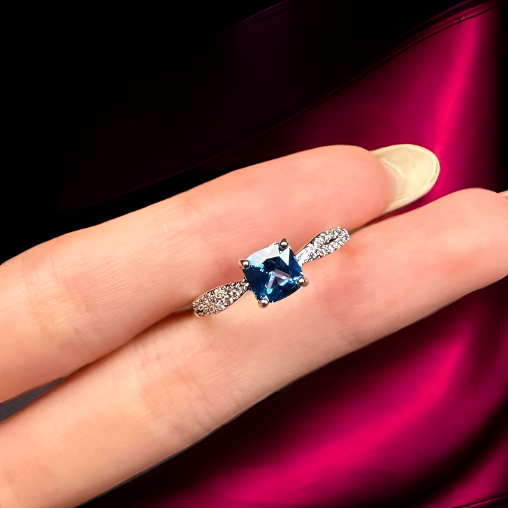 如懿高订177-轻奢培育尖晶石精切合金戒指