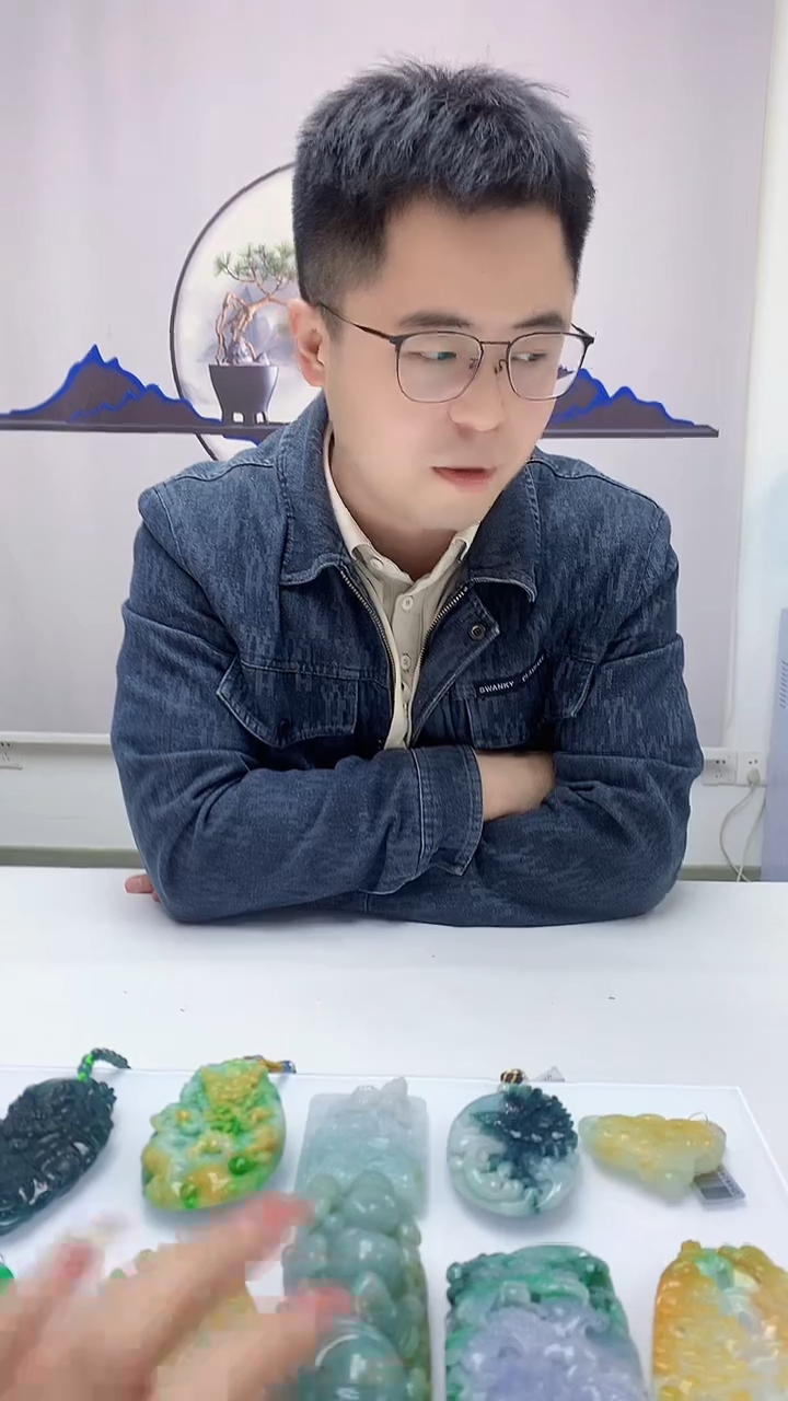 【闪购商品】定制翡翠未镶嵌5153DD-毛货挂件