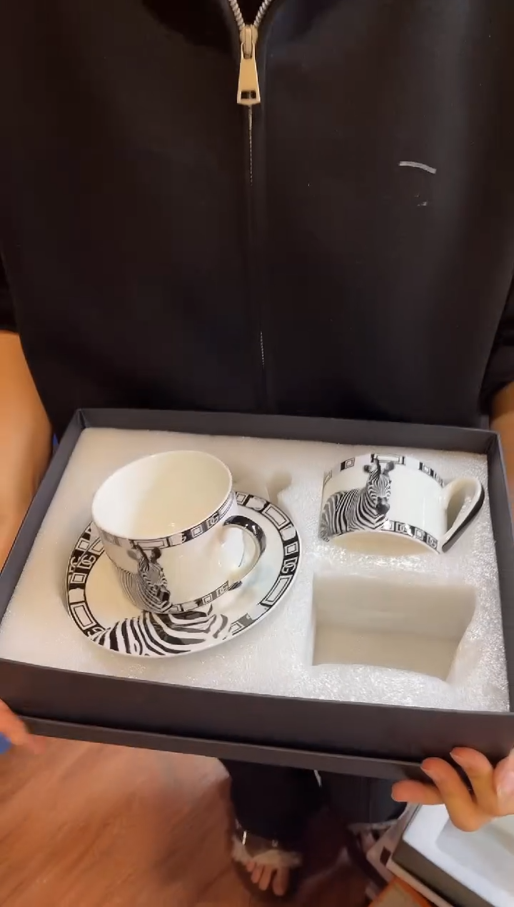 杯鸿辉家品牌瓷器，京东包邮！