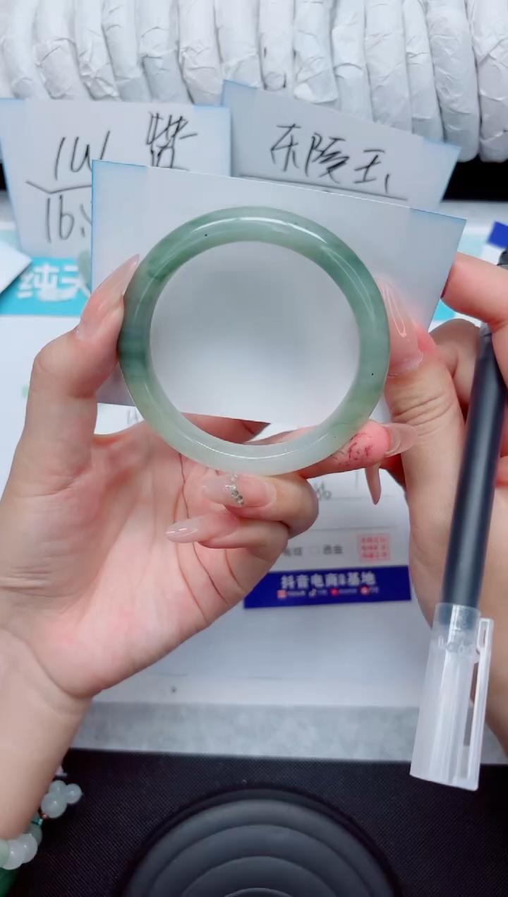 石英质玉手镯未镶嵌156-56