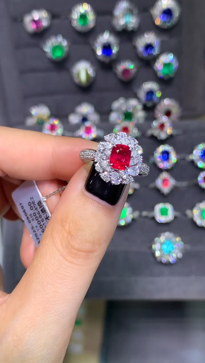 18K金镶嵌戒指红宝石1.14ct   主证