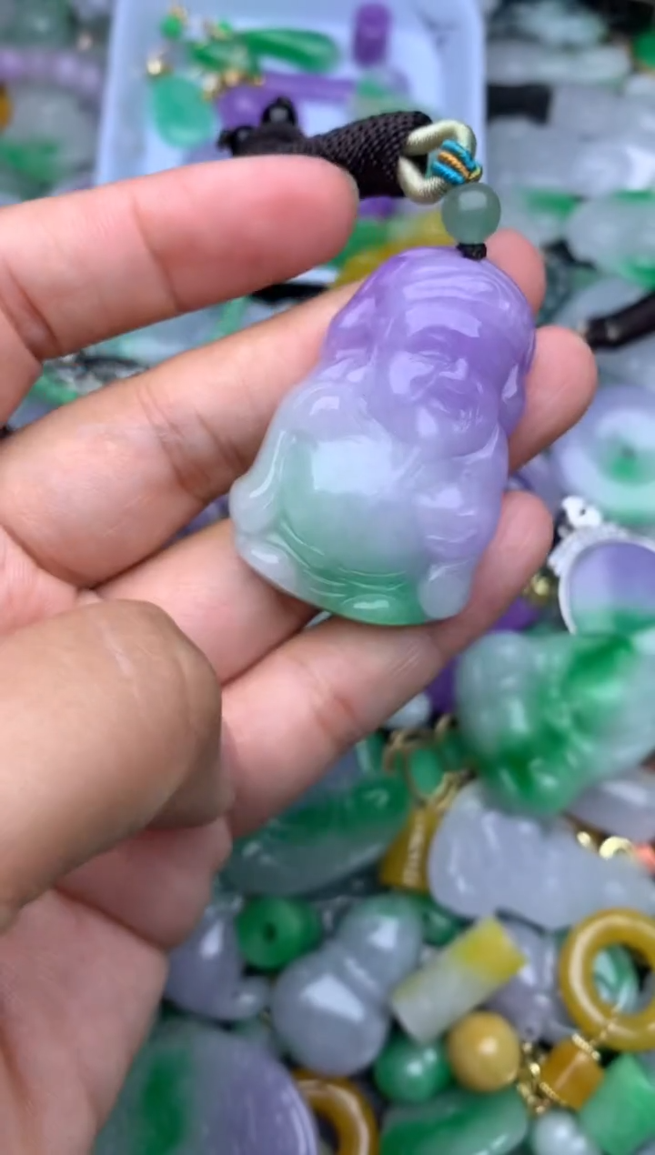 颈饰未镶嵌翡翠天然缅甸翡翠吊坠