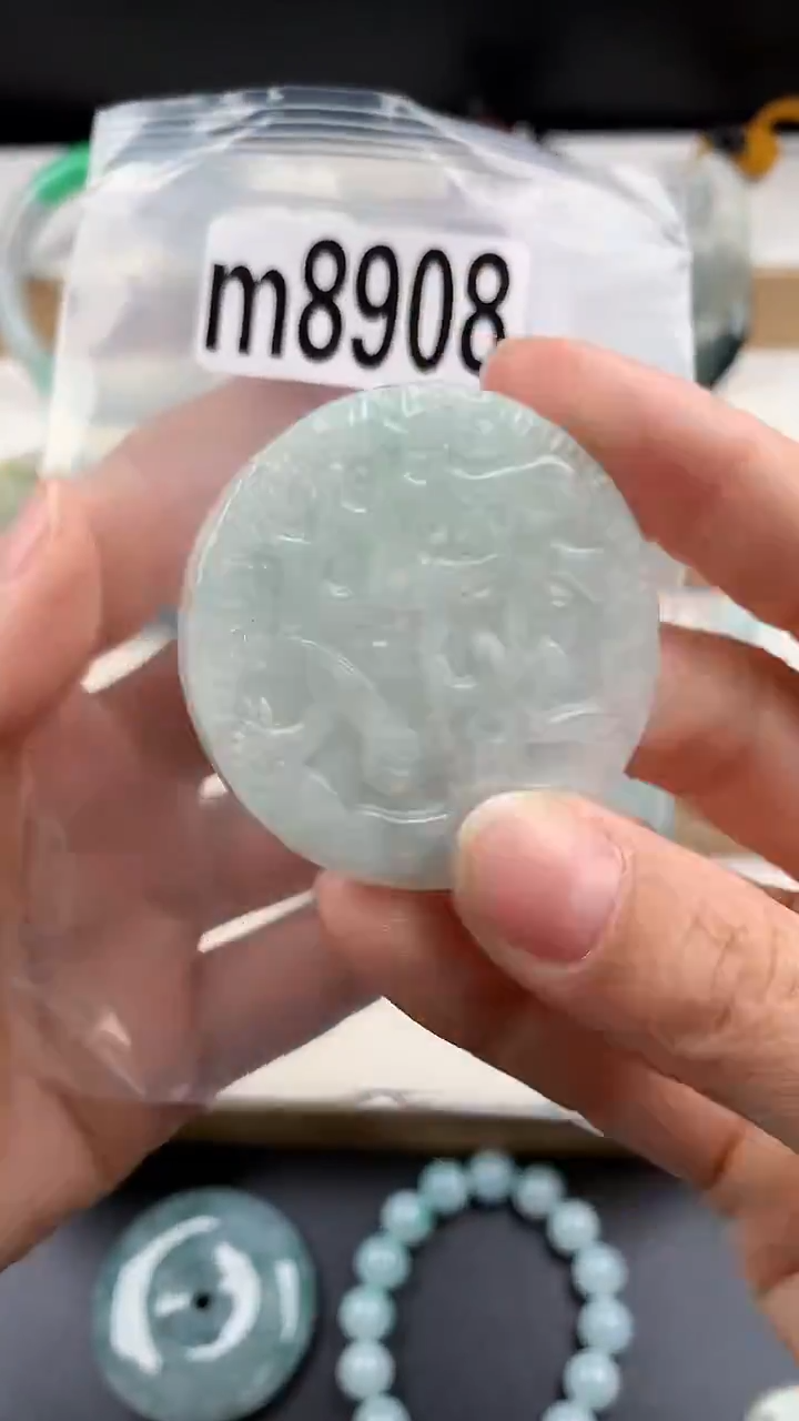 颈饰未镶嵌翡翠天然翡翠吊坠挂件