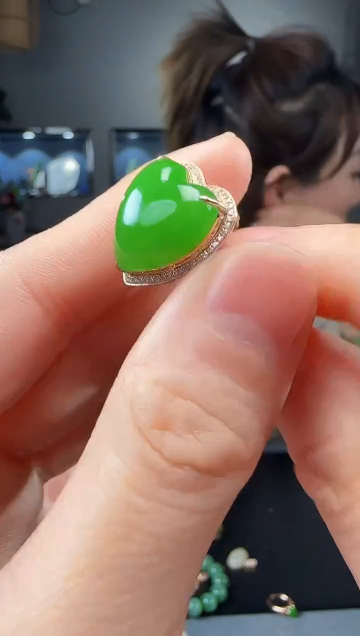 【闪购商品】和田玉耳钉18K金镶嵌1