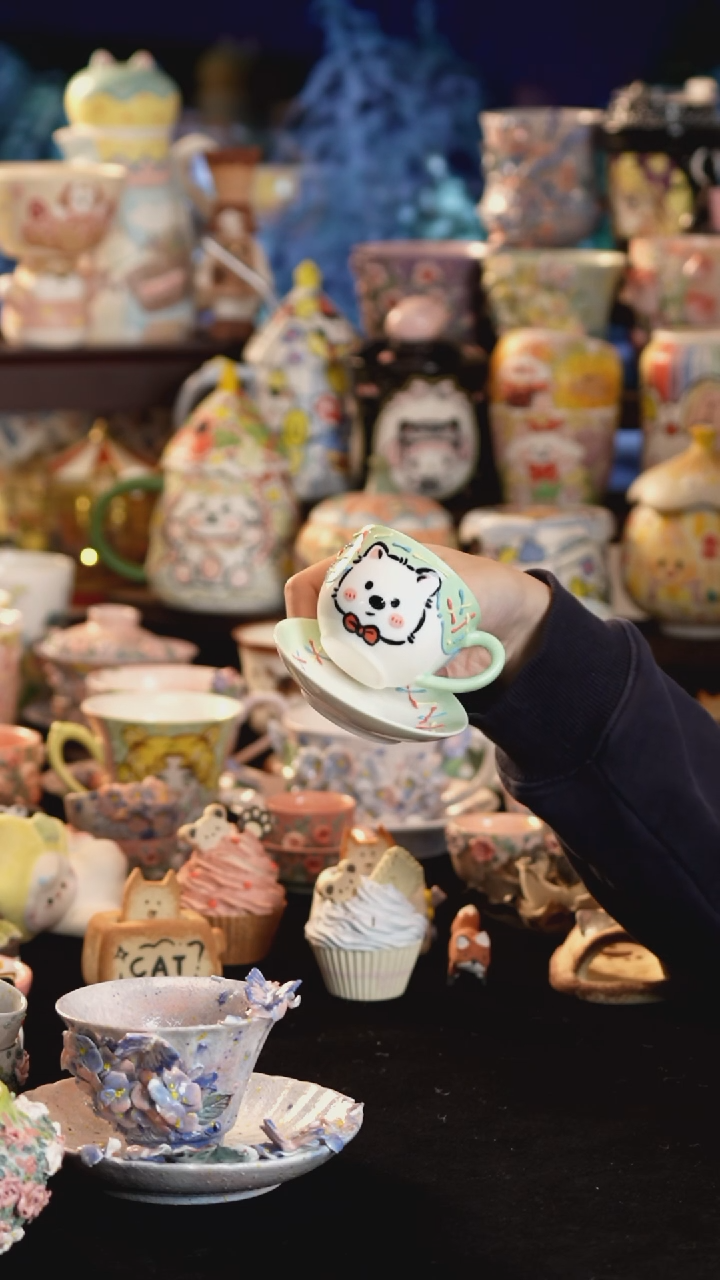 摆件陶景德镇釉下彩手绘设计师款陶瓷