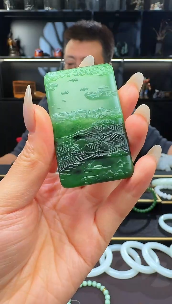 颈饰未镶嵌和田玉喵*?碧玉山水