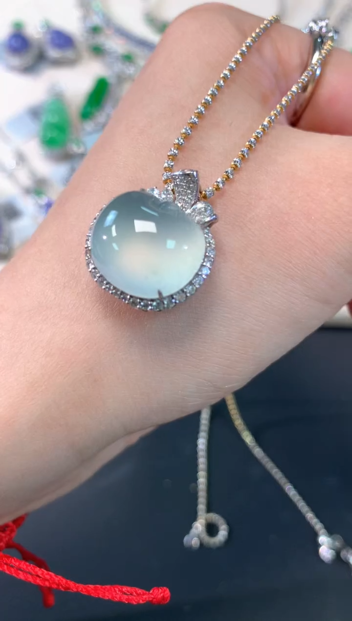 【闪购商品】翡翠吊坠(不含链)18K金镶嵌C70|23800