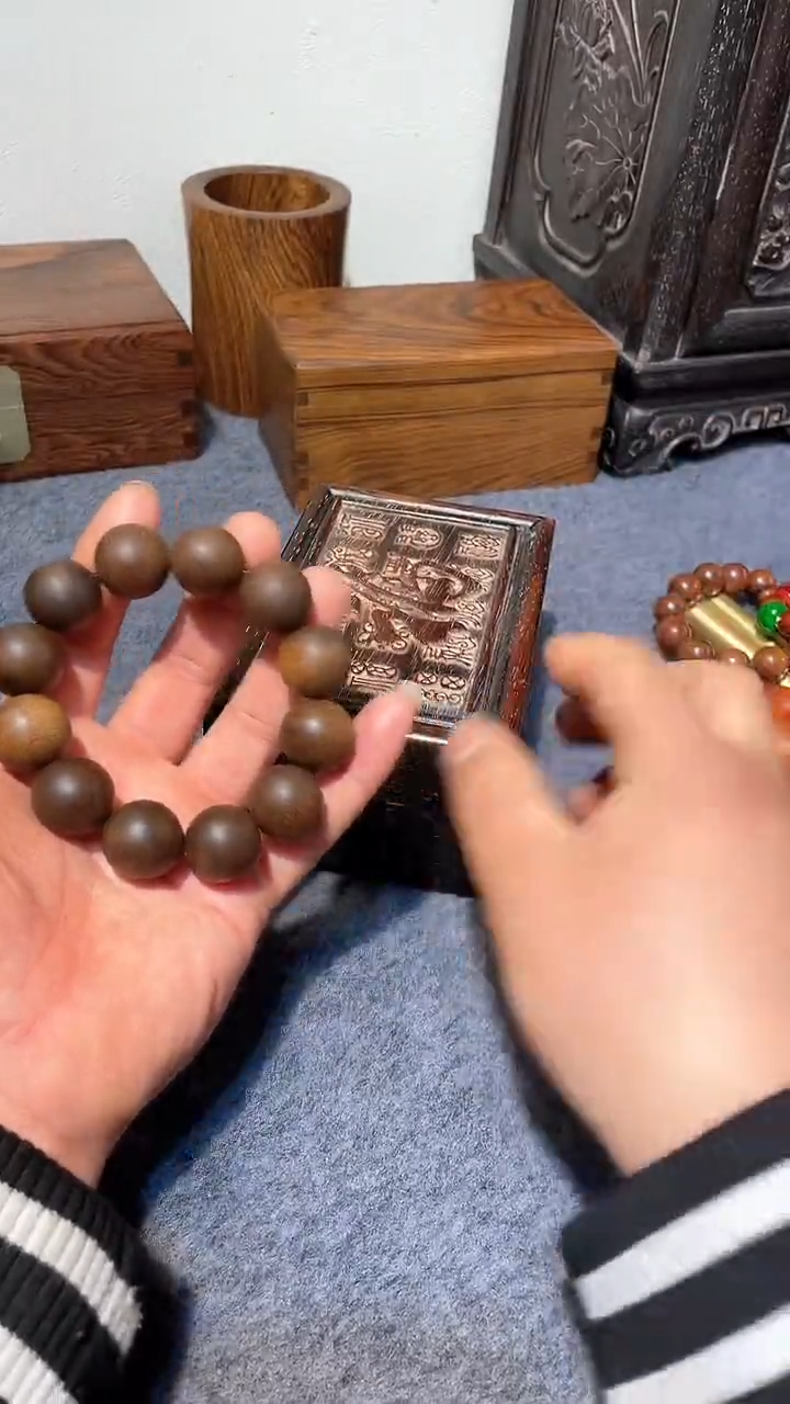 【闪购商品】贡木木雕1111111111111 串