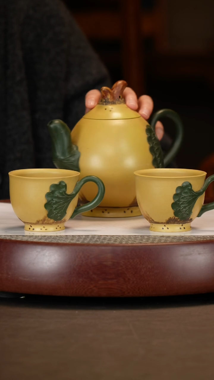 【闪购商品】紫砂茶壶莲菱套组450c