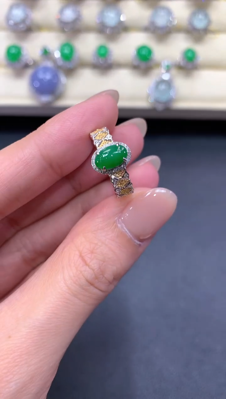 【闪购商品】翡翠戒指18K金镶嵌a42