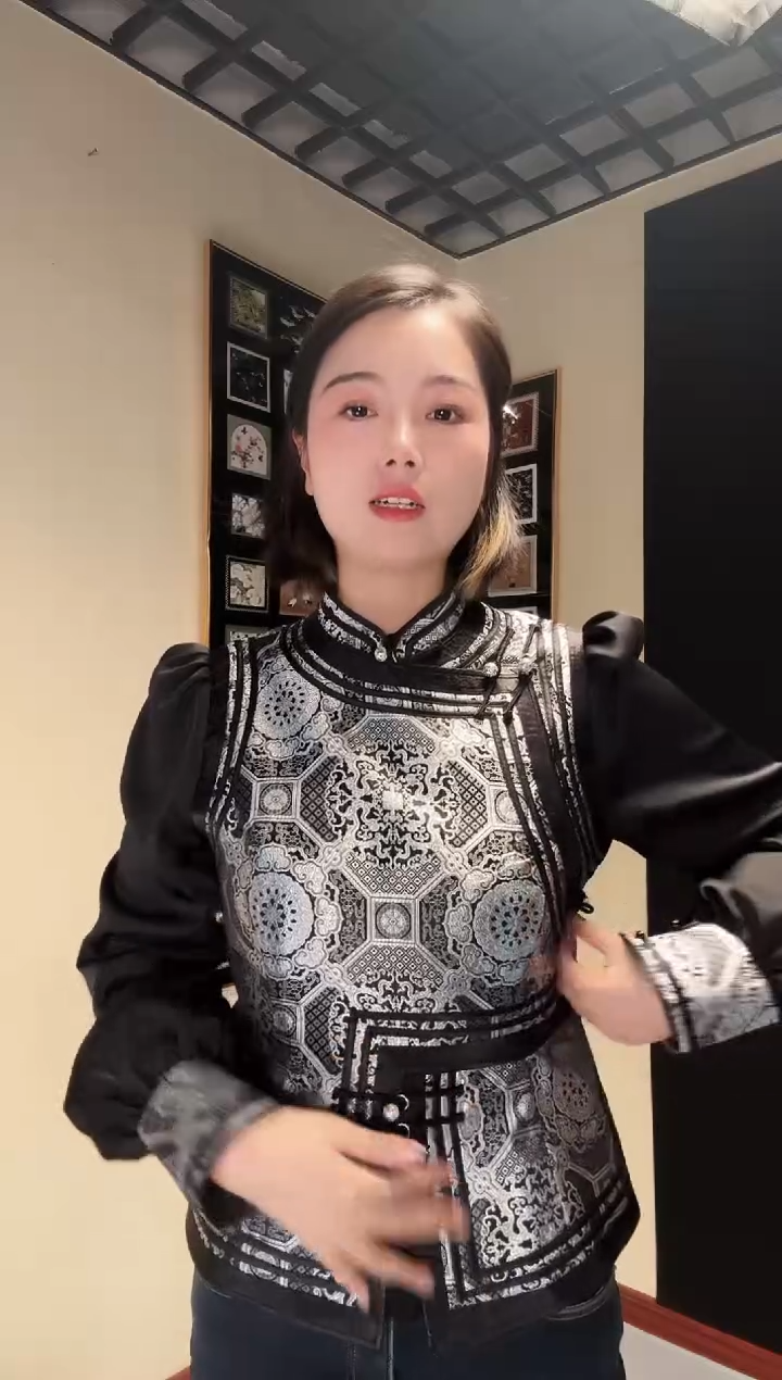 银色 纱袖马甲XL码