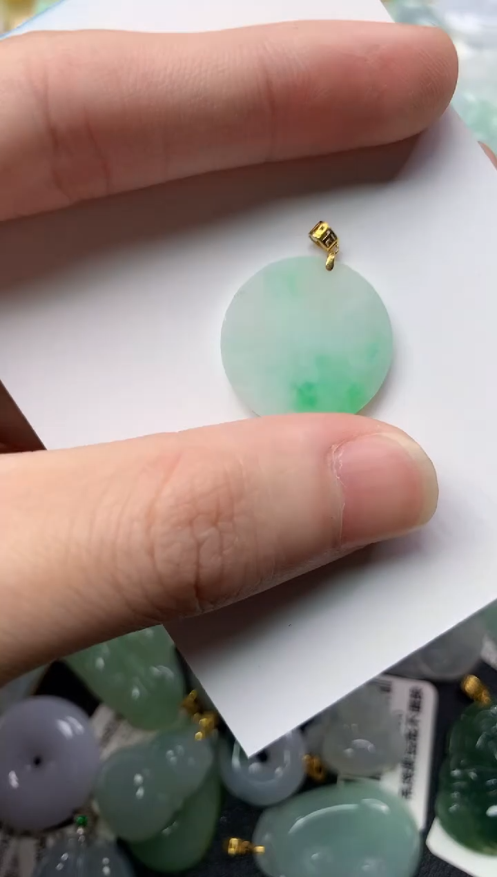 【闪购商品】翡翠颈饰18K金镶嵌9...........