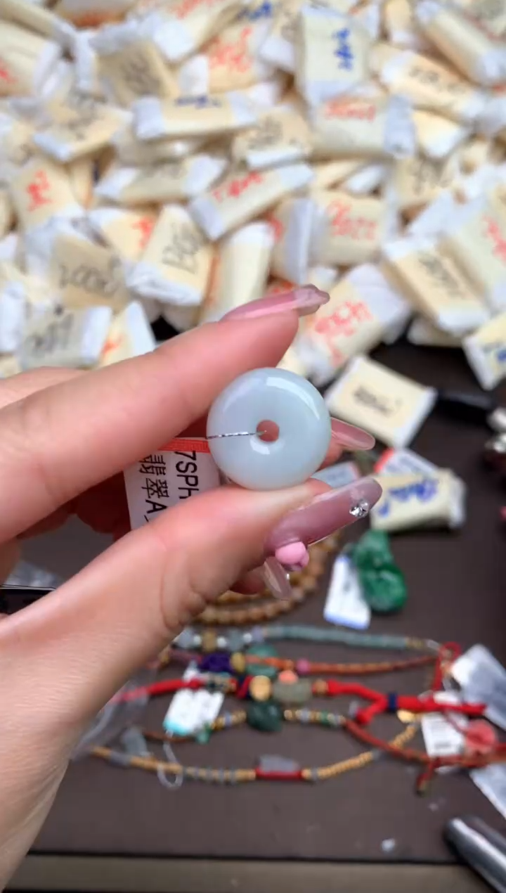 【闪购商品】翡翠挂件未镶嵌 — 
