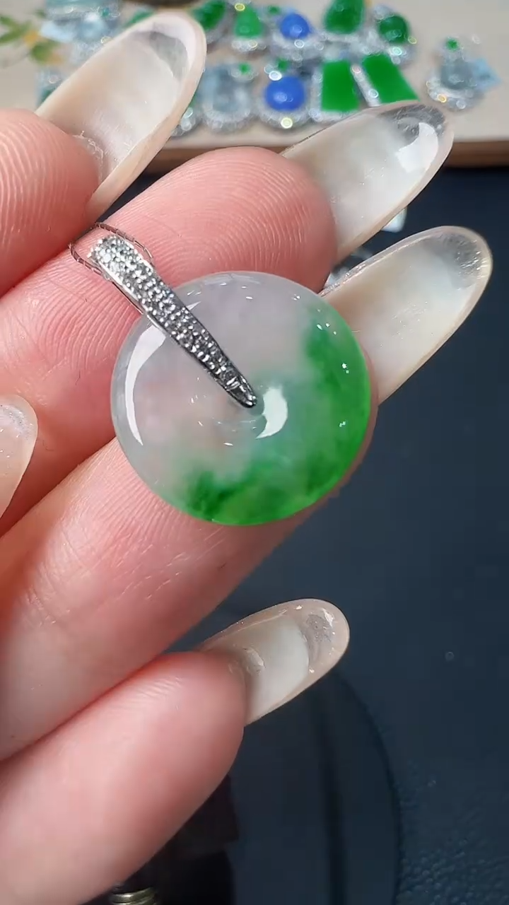 翡翠18K金镶嵌吊坠(不含链)18