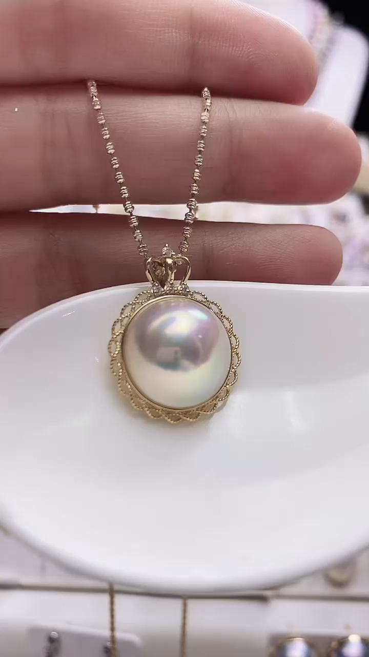 【闪购商品】拼合珍珠（马贝珠）颈饰18K金镶嵌海水马贝吊坠
