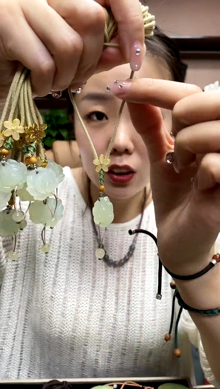 【闪购商品】岫玉吊坠未镶嵌多样性发货其中一件