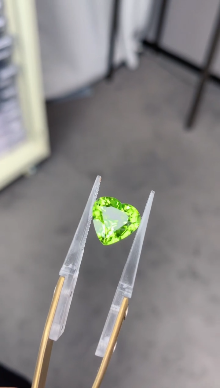 【闪购商品】橄榄石裸石未镶嵌5ct 橄榄石