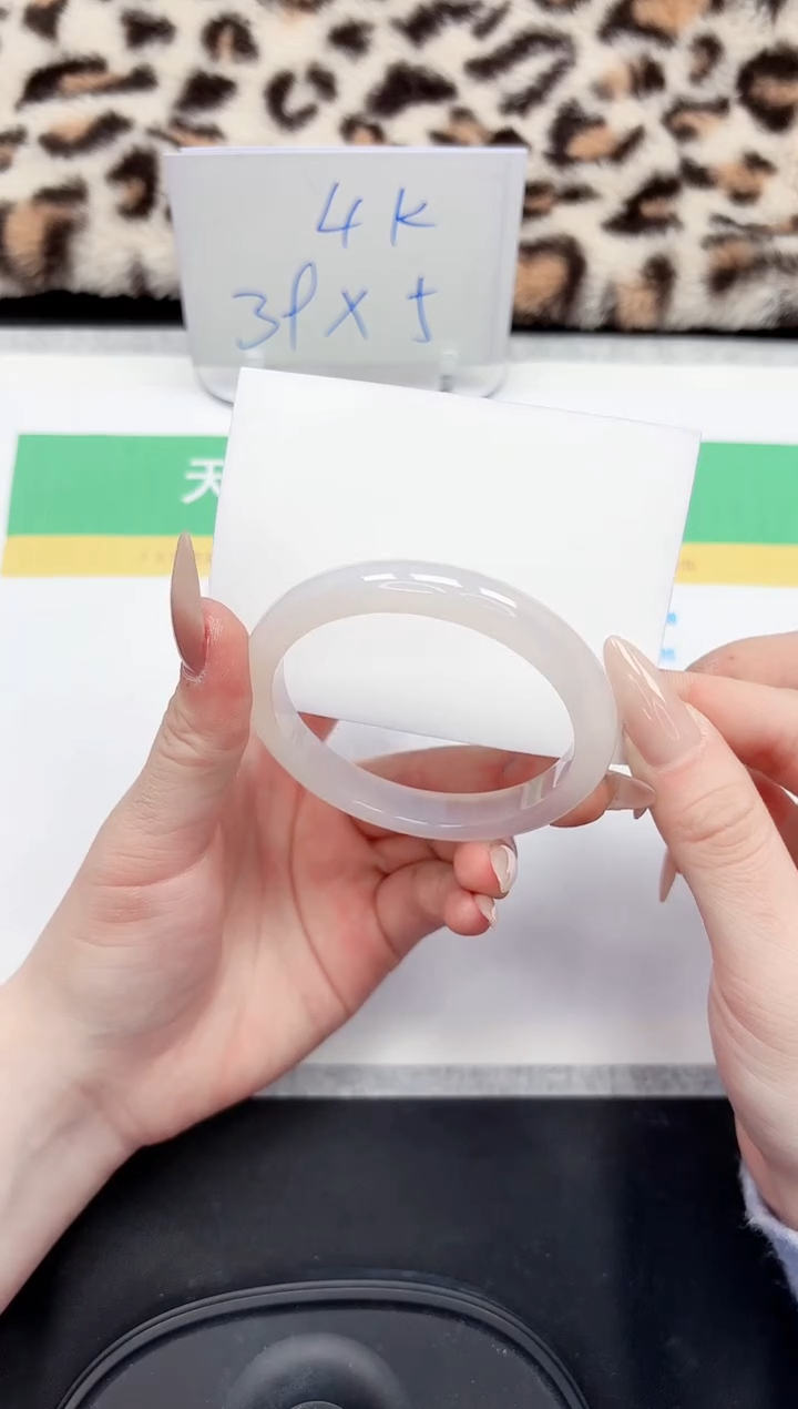 【闪购商品】石英质玉手镯未镶嵌59-55