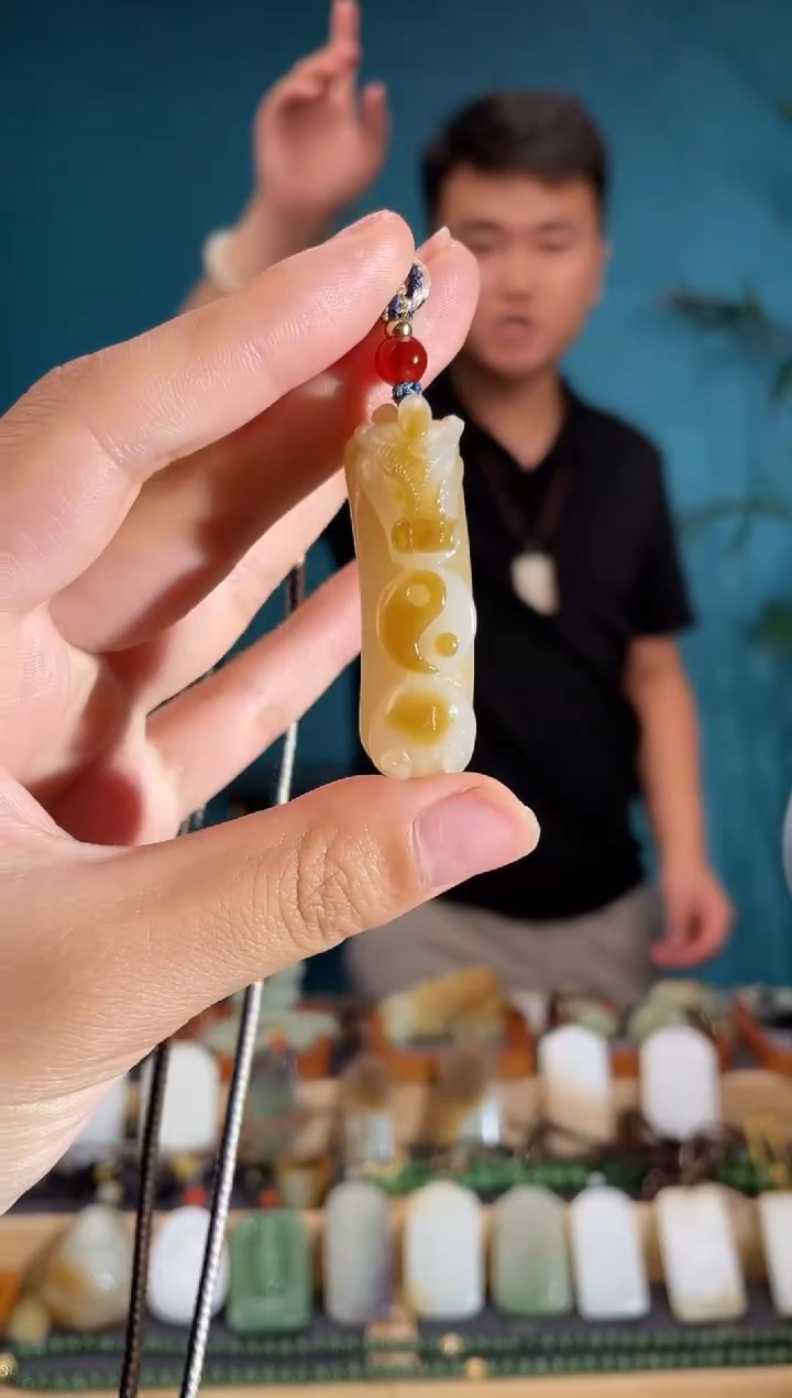 和田玉未镶嵌颈饰1