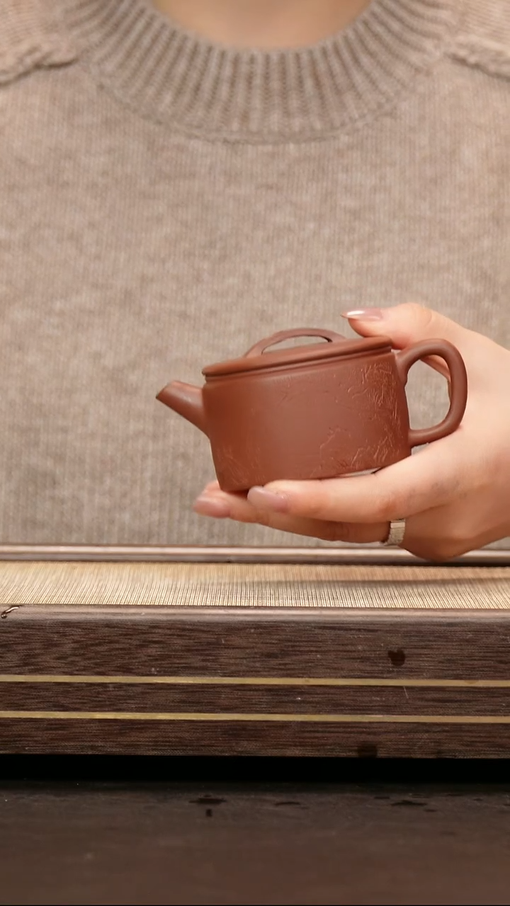 茶壶紫砂紫泥 汉瓦140cc 刻绘