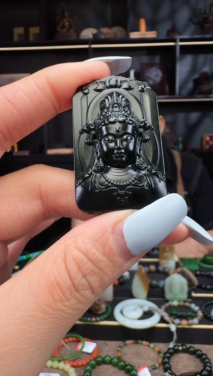 和田玉未镶嵌颈饰观音头挂件