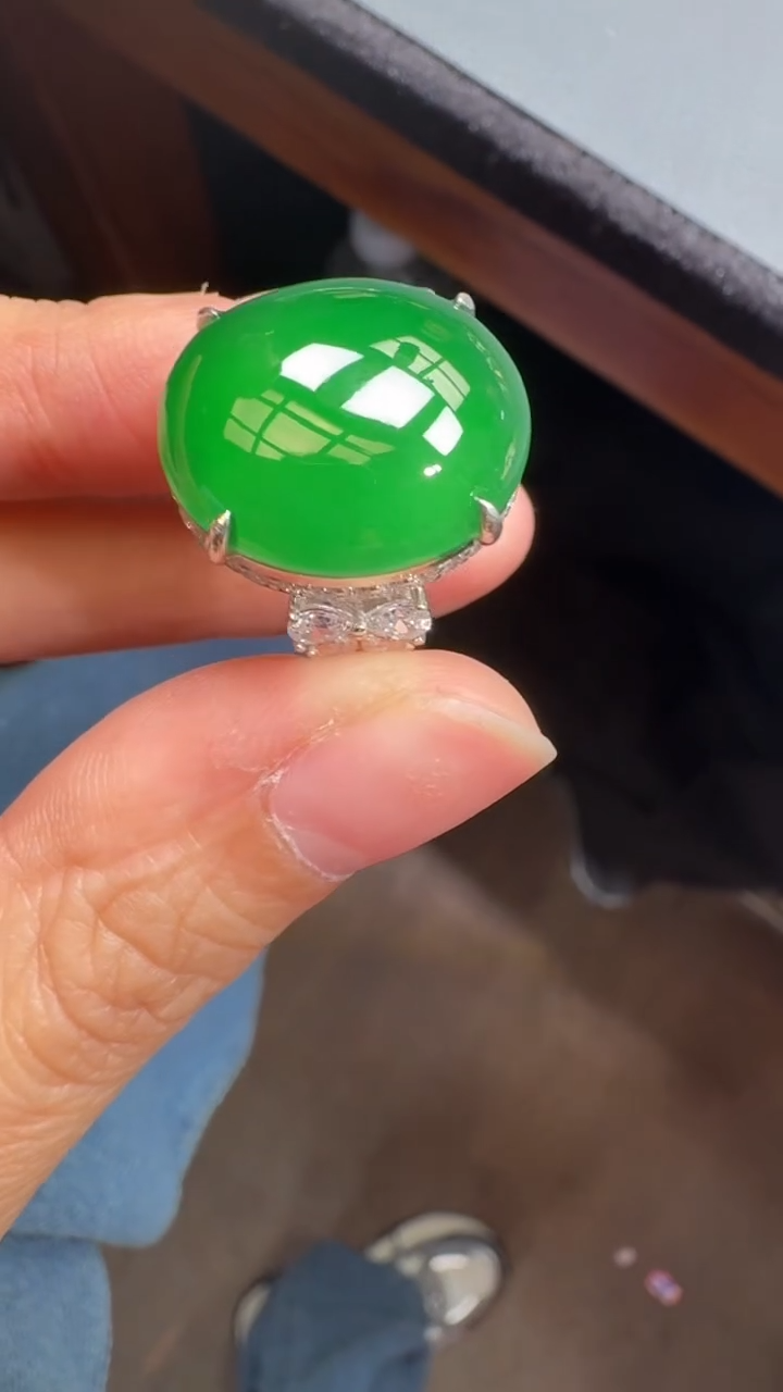 未镶嵌定制翡翠翡翠A货有轻微色差属于正常现象，戒指多样性发货1