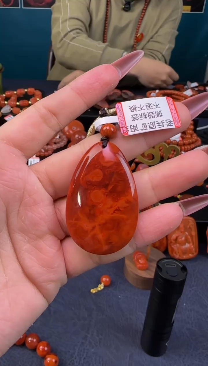 【闪购商品】南红玛瑙手链未镶嵌原矿无优化南红水滴吊坠多样性发1
