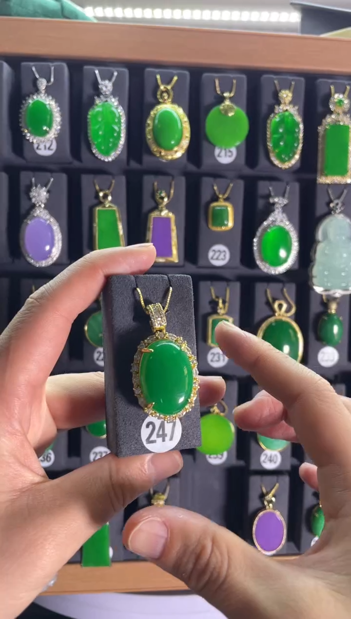 【闪购商品】翡翠耳饰银S925镶嵌247....