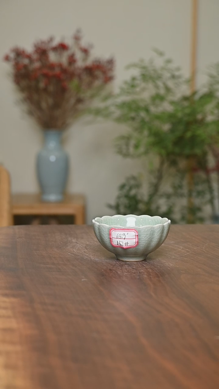 【闪购商品】其他82#微瑕豆绿釉朱家汝窑款菊瓣杯