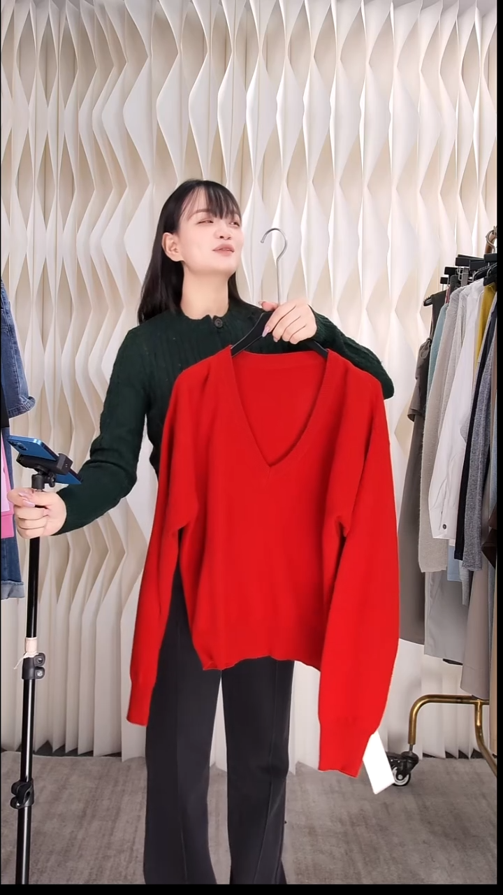 真两件蕾丝边V领衫均码