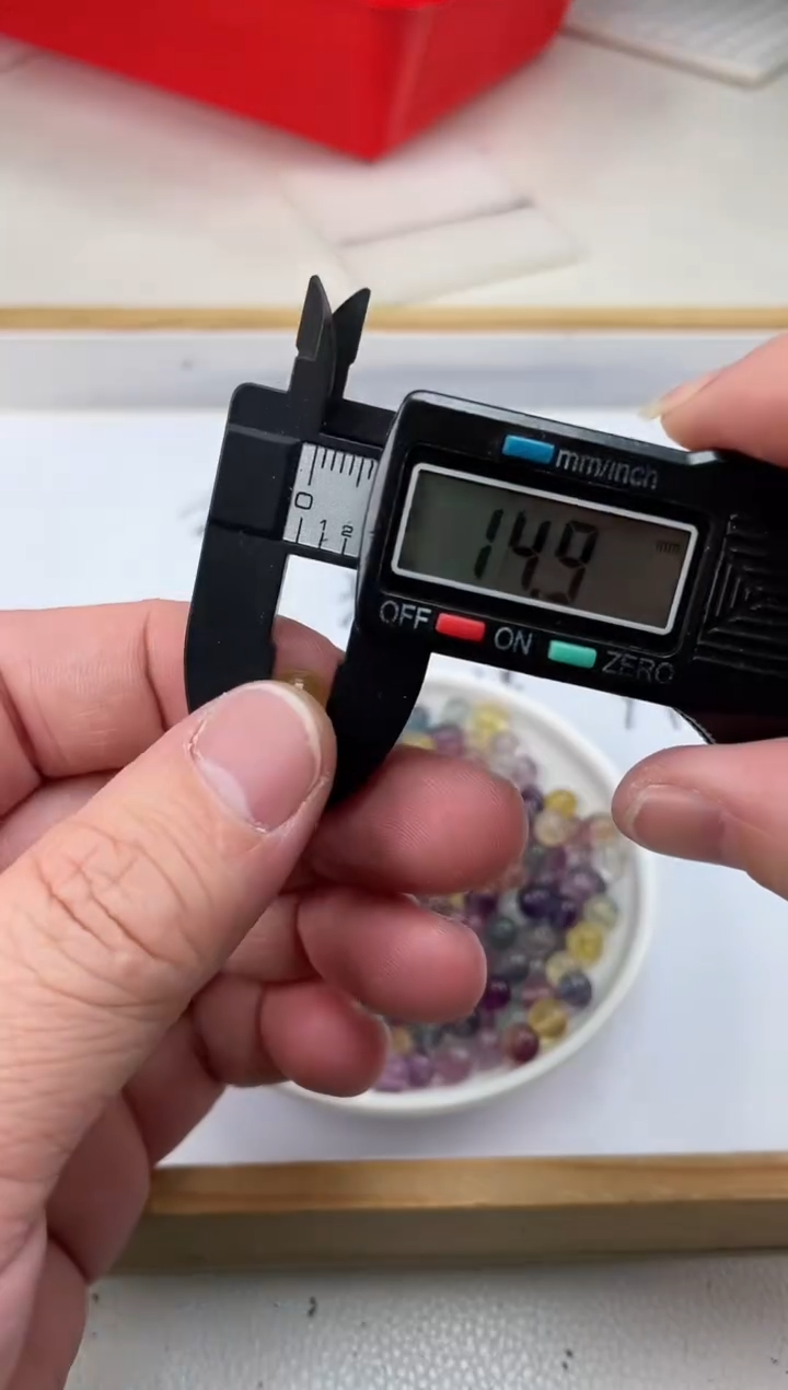 【闪购商品】萤石颈饰未镶嵌散珠卡8+毫米