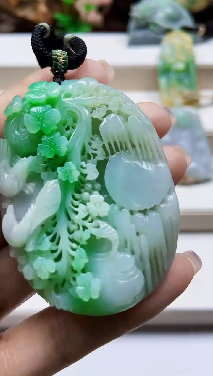 颈饰未镶嵌翡翠翡翠A货