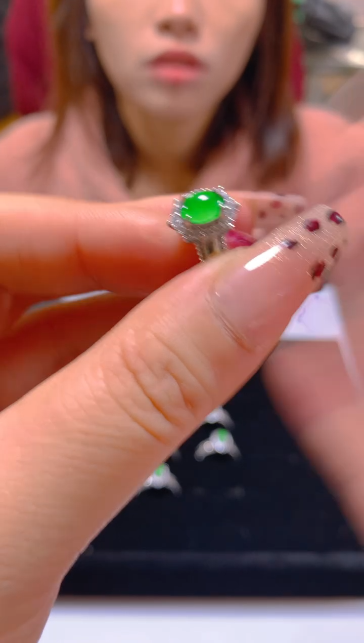 未镶嵌戒指翡翠多样性发一