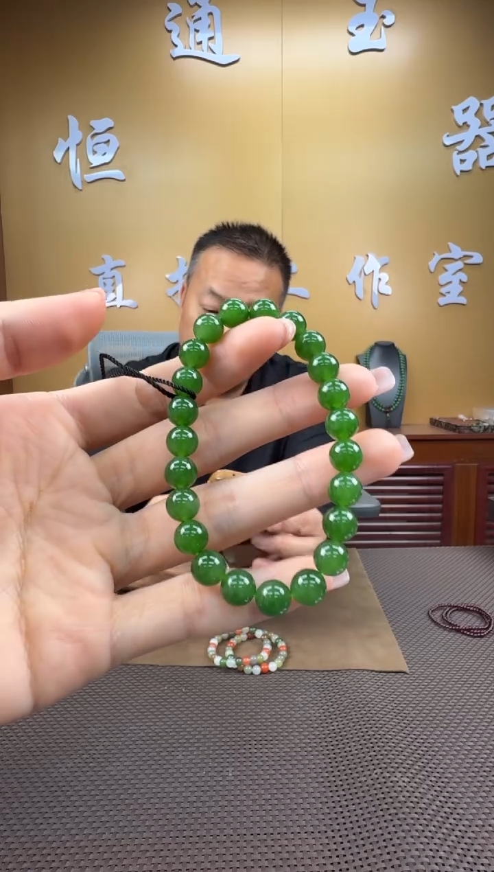 颈饰未镶嵌和田玉手串8mm